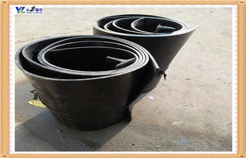 除鐵器皮帶，湖南礦山皮帶專(zhuān)用除鐵器調整方法_湖南礦山皮帶專(zhuān)用除鐵器跑偏原因及如何調_刮板價(jià)格