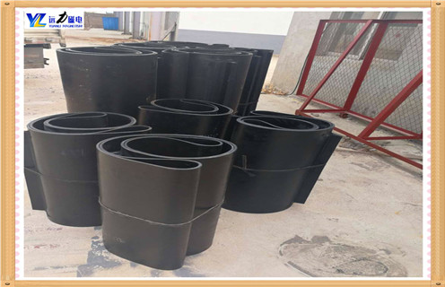 除鐵器皮帶，甘肅除鐵器皮帶卸鐵刮板的作用調整方法_甘肅除鐵器皮帶卸鐵刮板的作用跑偏原因及如何調_刮板價(jià)格