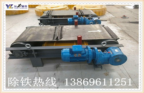 永磁自卸式除鐵器，山東生產(chǎn)永磁自卸式除鐵器廠(chǎng)家_技術(shù)參數_山東生產(chǎn)永磁自卸式除鐵器廠(chǎng)家磁塊安裝方式_如何換帶